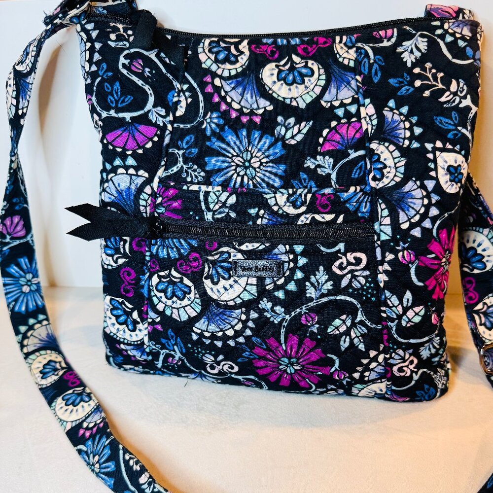 Vera Bradley bag, Blue quilted floral, boho, crossbody, everyday wear